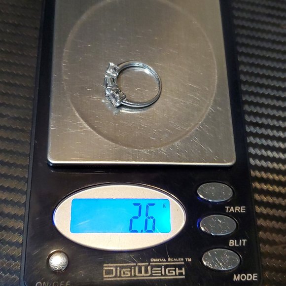 Size 6 925 Sterling Silver Cute Triple Cubic Zirconia Ring - Picture 8 of 8